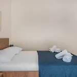 Stylish Central Renovated Apartment