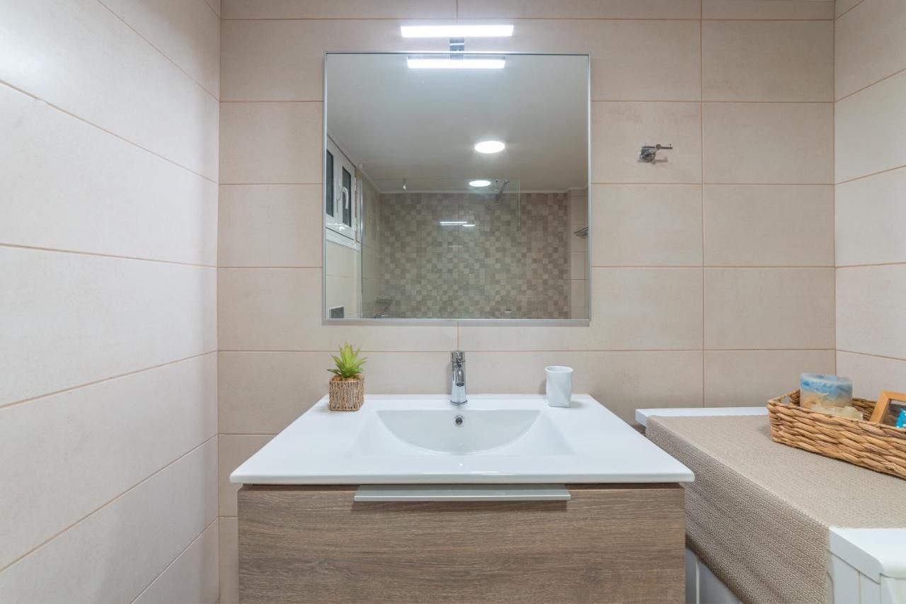 Stylish Renovated Hébergement de vacances
